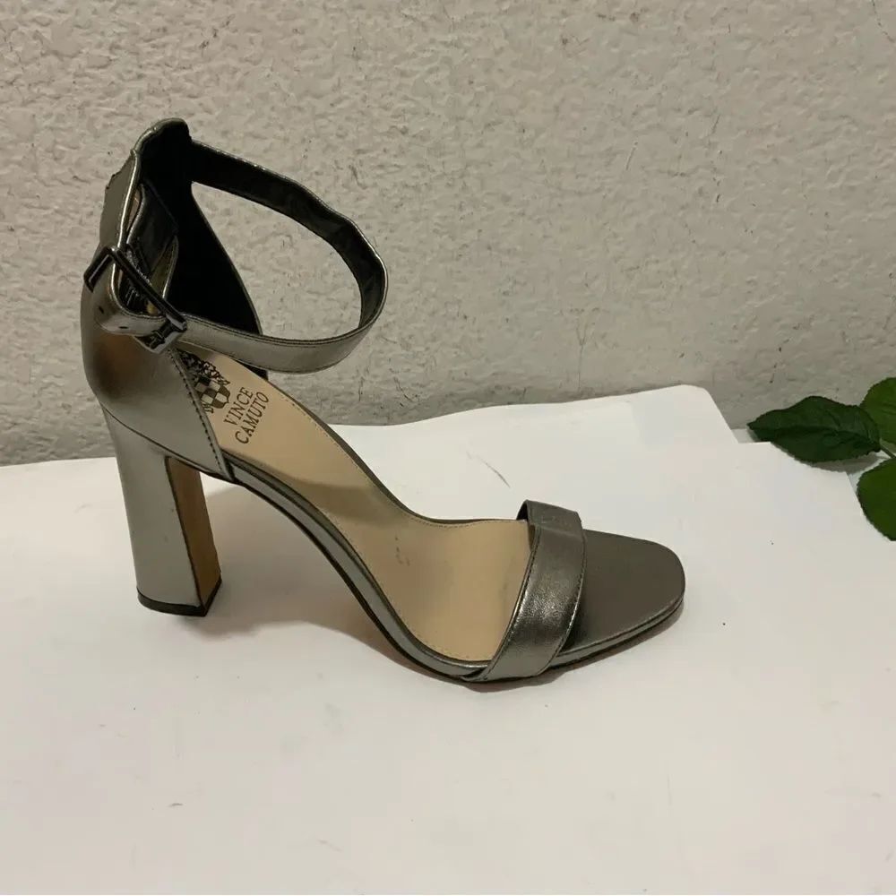 NEW Vince Camuto thick Heeled Sandals size 10/42 silver